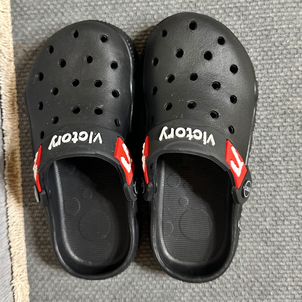 Victory Kids Black Foam Clogs Sport Slip On Beach Water Shoes Size 31 EU/13 US